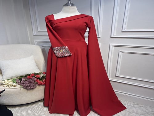 فستان شهد الاحمر