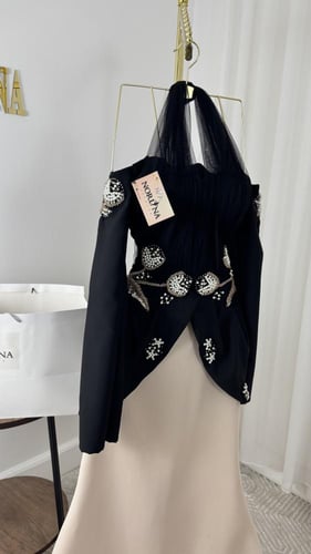 فستان تصميم انيق بالأسود والبيج