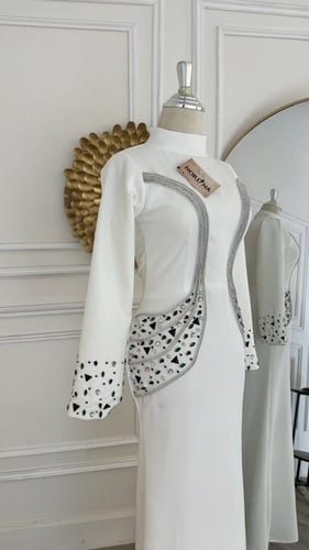 فستان متوفر بثلاثه الوان