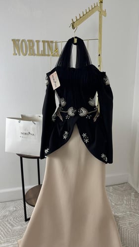 فستان تصميم انيق بالأسود والبيج