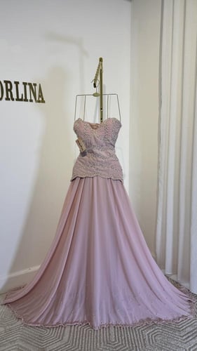 فستان وردي شيفون بتطريز كرستال