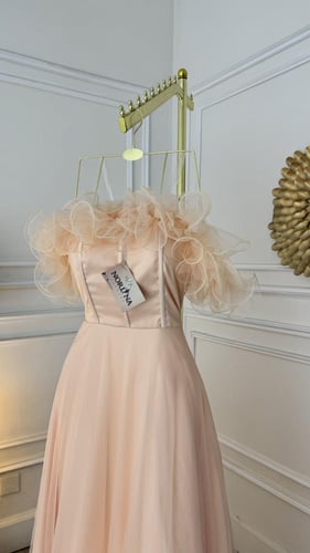 فستان بلون الببي بينك الانيق