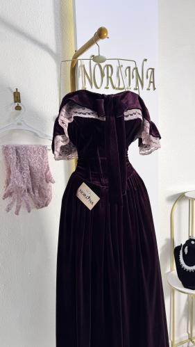 فستان مخمل بتصميم فكتوري مميز