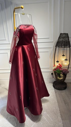 فستان سهره بلون دم الغزال