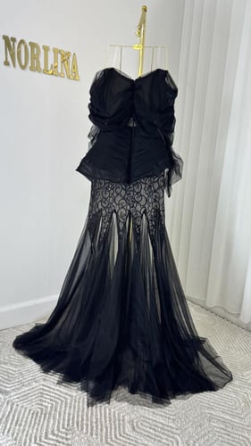 فستان اسود بالدانتيل الناعم