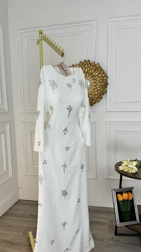 فستان بتطريز كرستال