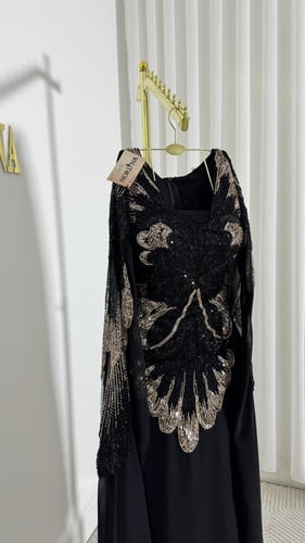 فستان اسود ملكي