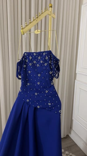 فستان ازرق بصدريه شك يدوي كرستال