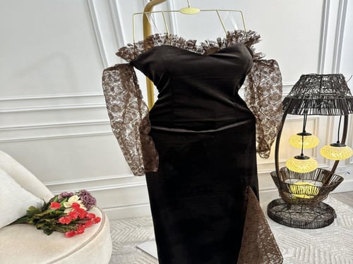 فستان مخمل بكم دانتيل