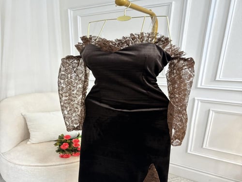 فستان مخمل بكم دانتيل