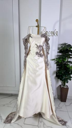 فستان بلون بيج بذيل سهره مورد