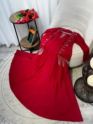 فستان بهدب فضي