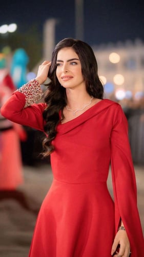 فستان شهد الاحمر