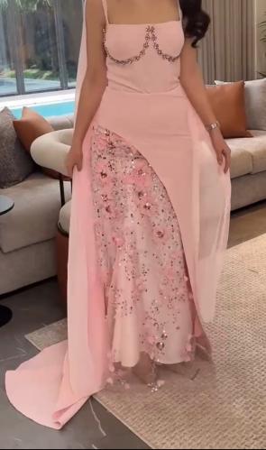 فستان وردي بكرستال صدر