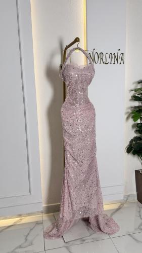 فستان سهره بلون زهري بتصميم كلاسيكي انيق