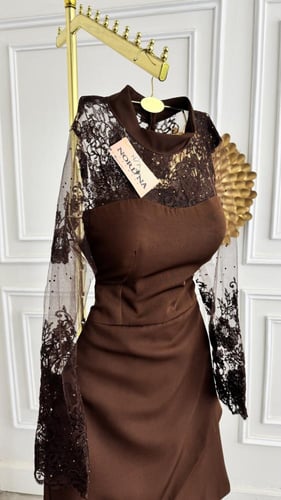 فستان بلون الموكا على تطريز كمبيوتر