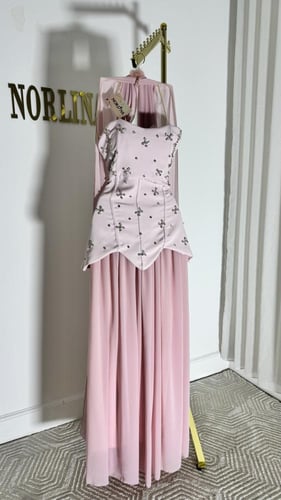 فستان الانيق متوفر بلونين