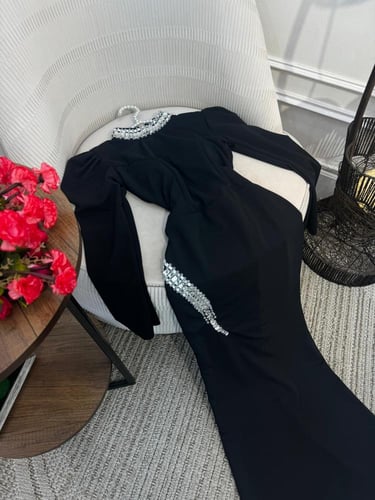 فستان مطرز كرستال