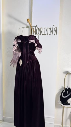 فستان مخمل بتصميم فكتوري مميز