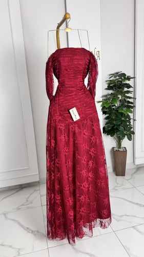 فستان الدانتيل الانيق