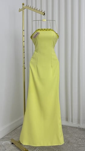 فستان باللون الليموني المميز