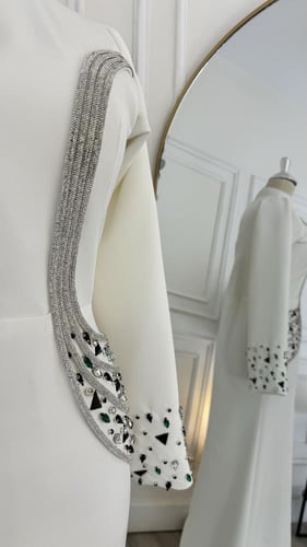 فستان متوفر بثلاثه الوان