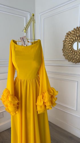 فستان شيفون باللون الأصفر الانيق