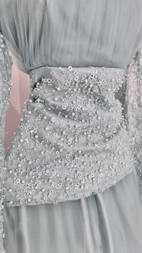 فستان بلون تيفاني بترتر خصر مميزه