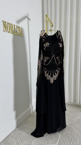 فستان اسود ملكي