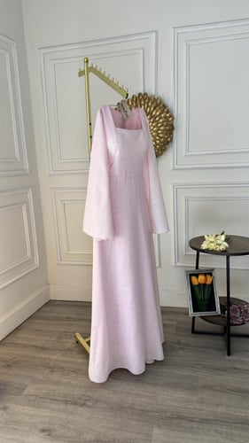 فستان باللون الانيق ببي بينك