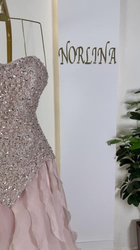 فستان بصدريه سهره ع طبقات اورجنزا