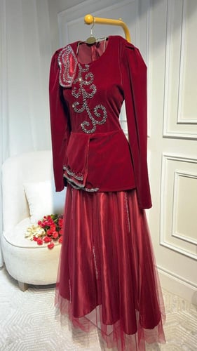 فستان بالمخمل الجوخ تل كسرات