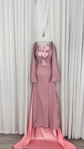 فستان بلون لحمي بورده صدر لولو