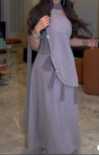 فستان بتصميم كلاسيكي