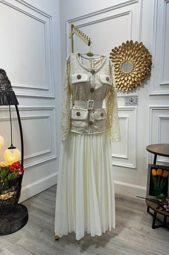 فستان ناعم بالدانتيل