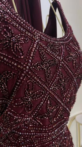 فستان عودي تطريز صدر فخم