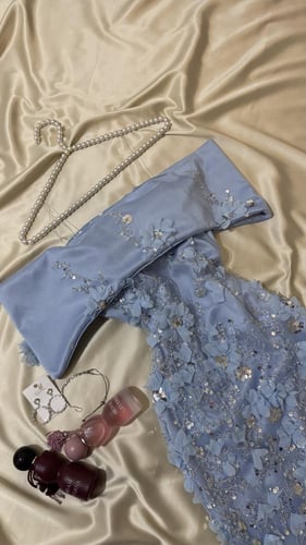 فستان سماوي مورد مع ترتر