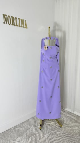 فستان بلون الافندر وكرستال