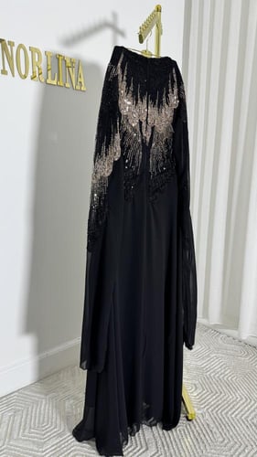 فستان اسود ملكي