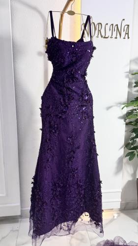 فستان راقي مزين بالورد والترتر