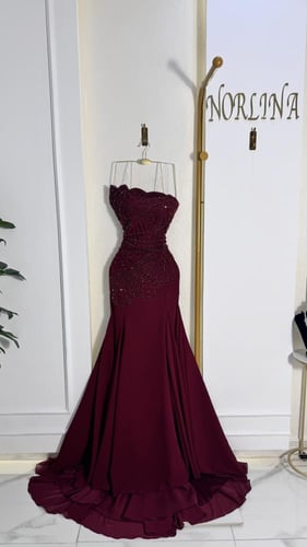 فستان عودي بشك يدوي