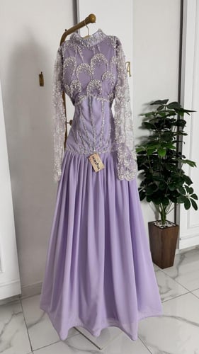 فستان سهره بلون زهري لامع