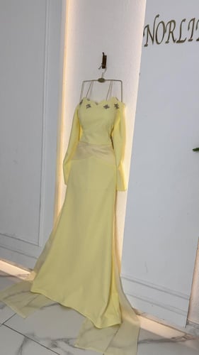 فستان ليموني ناعم بأكمام