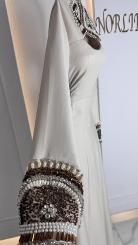 فستان الاناقه والفخامه بشك يدوي كرستال