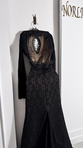 فستان اسود بدانتيل انيق