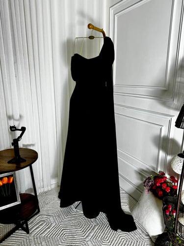 فستان الأنيق بعدة الوان