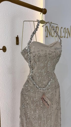 فستان كلاسيكي مطرز