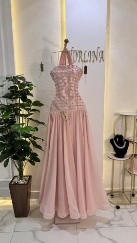 فستان وردي بشك يدوي كريستال