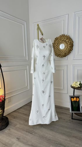 فستان بتطريز كرستال