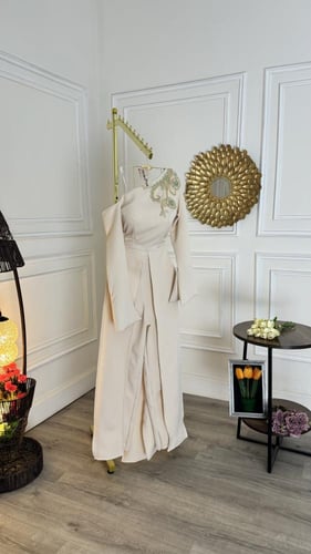 جمبسوت بتطريز كتف انيق